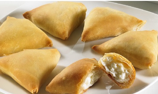 Τριγωνακια μίνι με χωριατικο φυλλο